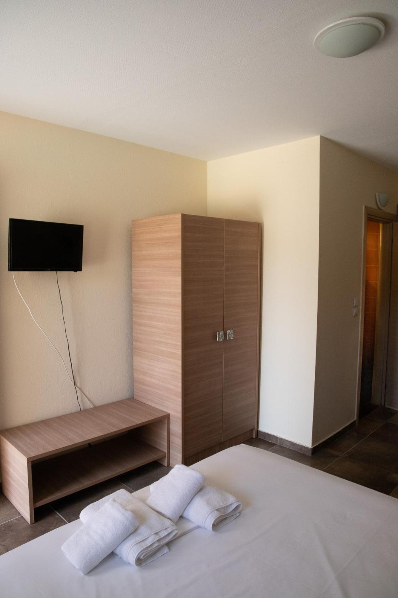 Sunset Inn Kriopigi Room photo